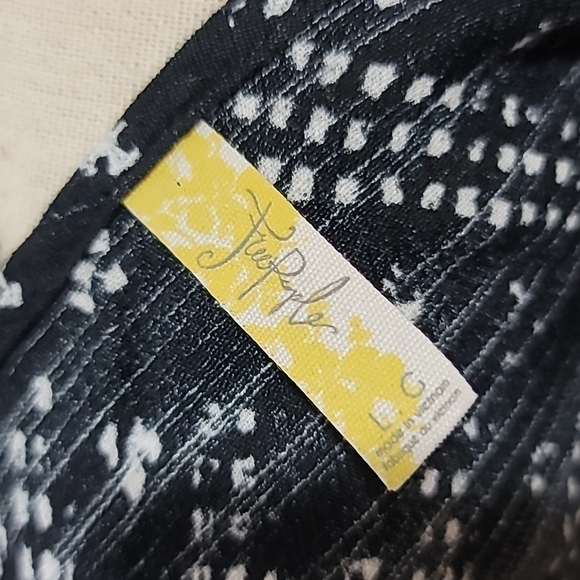 Free PEOPLE Look Through Tank Keyhole Sleeveless Crinkle Drape Top - Picture 6 of 8